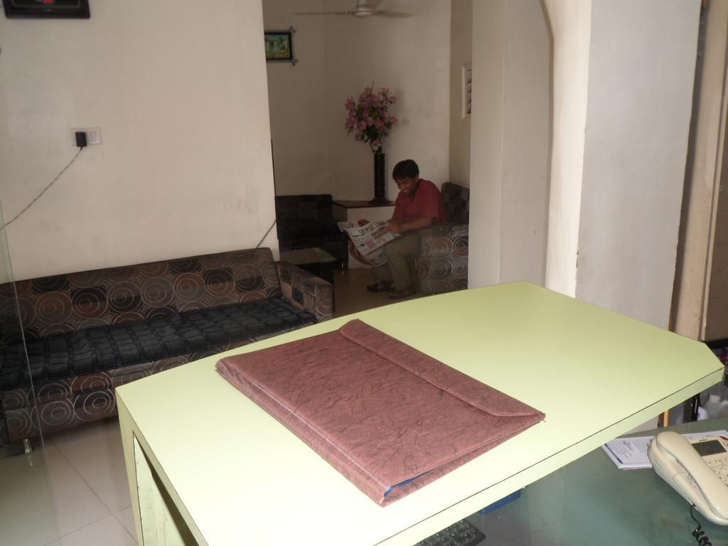 أحمد أباد Hotel Atithi المظهر الخارجي الصورة