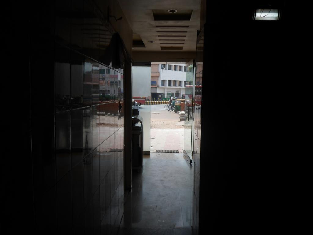 أحمد أباد Hotel Atithi المظهر الخارجي الصورة